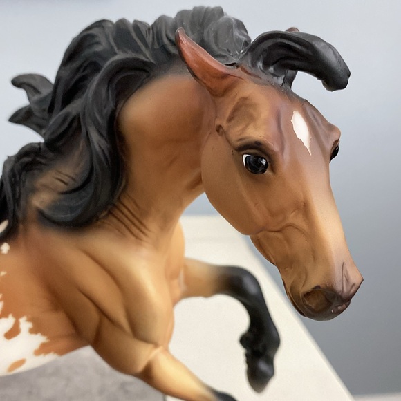 Breyer Toro 2016 Flagship Store Model Nokoto mold - Picture 4 of 15